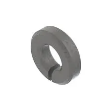 T3G9609 John Deere podložka z okroglimi luknjami